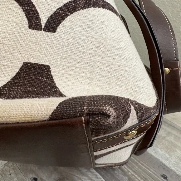 Coach Brown and Cream Shoulder Bag - Picture 13 of 16
